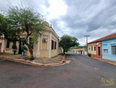 Casa para Venda, em Santa Cruz do Rio Pardo, bairro CENTRO, 3 dormitrios, 2 banheiros, 1 sute, 2 vagas