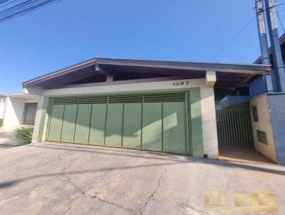 Casa para Venda, em Santa Cruz do Rio Pardo, bairro Chcara Peixe, 3 dormitrios, 1 banheiro, 1 sute, 2 vagas
