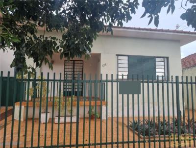 Casa para Locao, em Santa Cruz do Rio Pardo, bairro CENTRO, 3 dormitrios, 2 banheiros, 1 sute, 5 vagas