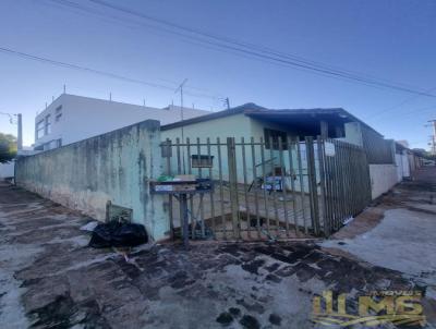 Casa para Venda, em Santa Cruz do Rio Pardo, bairro Vila Santa Aureliana, 2 dormitórios, 1 banheiro, 2 vagas